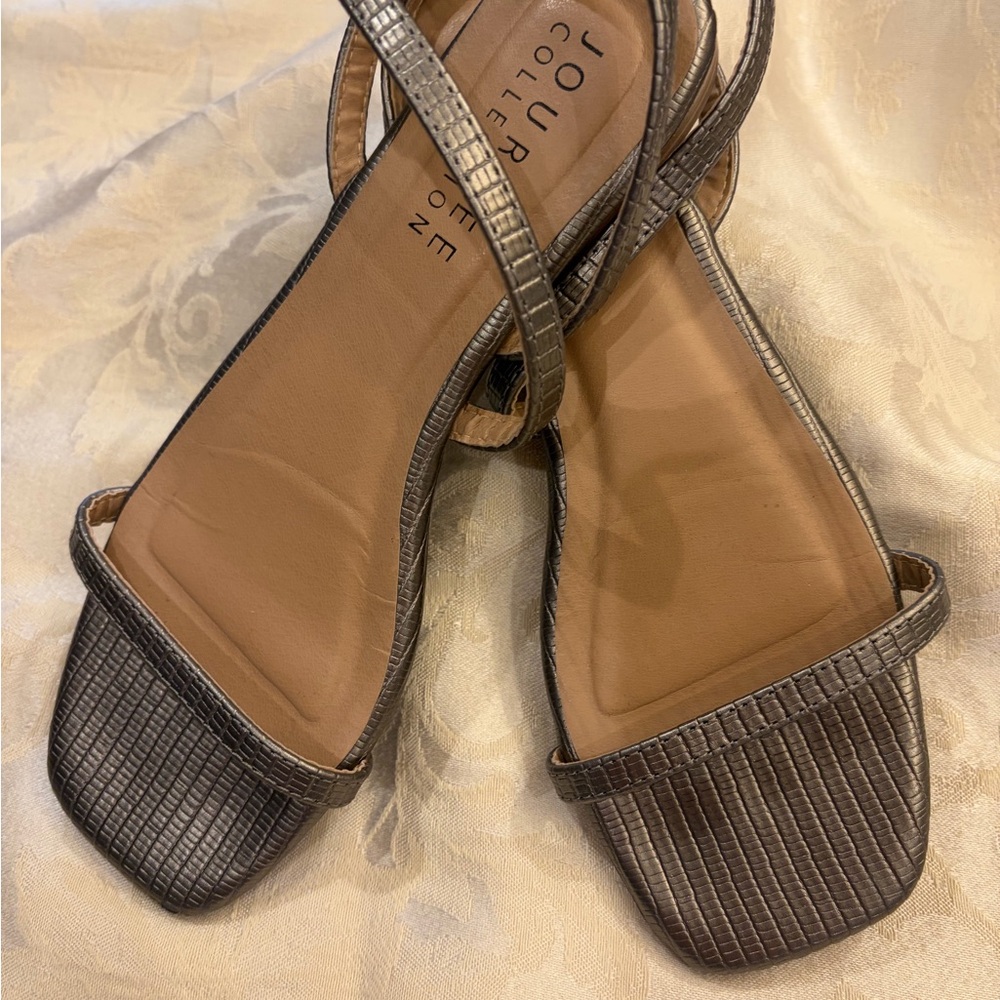 Journee Collection Women's Metallic Sandals